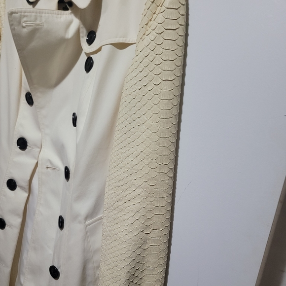 Rare Burberry Jacket - Picture 2 of 9